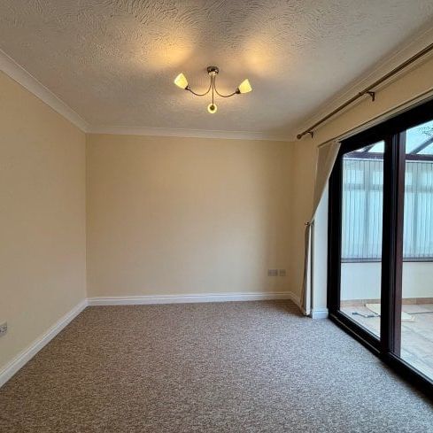 Fairwater Close, Evesham, WR11 - Photo 1
