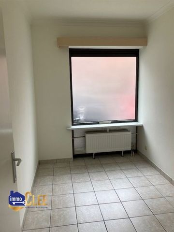 Verzorgd gelijkvloers appartement met 2 slpks in centrum van de stad ! - Photo 4