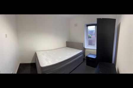 6 Bed Flat, Hamstead Road, B43 - Photo 2