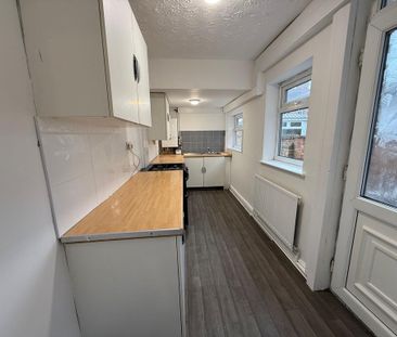 2 bedroom terraced house to rent - Photo 3