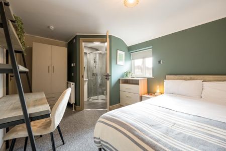 1 bedroom in a house share to rent - Photo 2