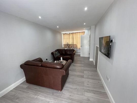 5 bedroom semi-detached house to rent - Photo 1