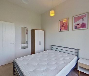 2 bedroom flat to rent - Photo 6