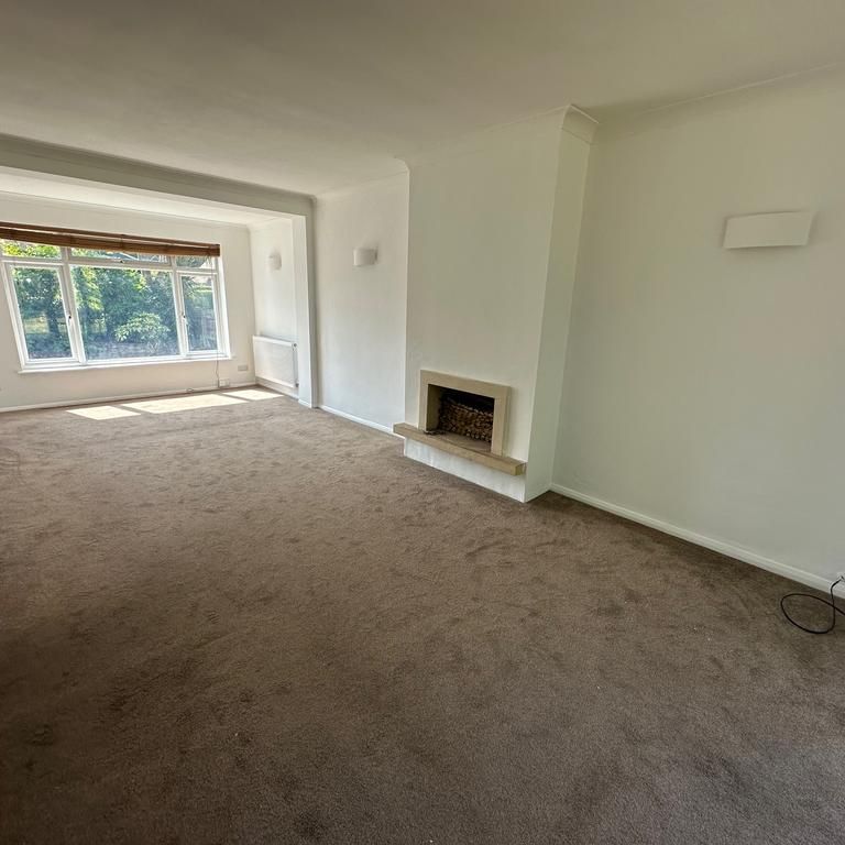 4 bedroom detached house to rent - Photo 1