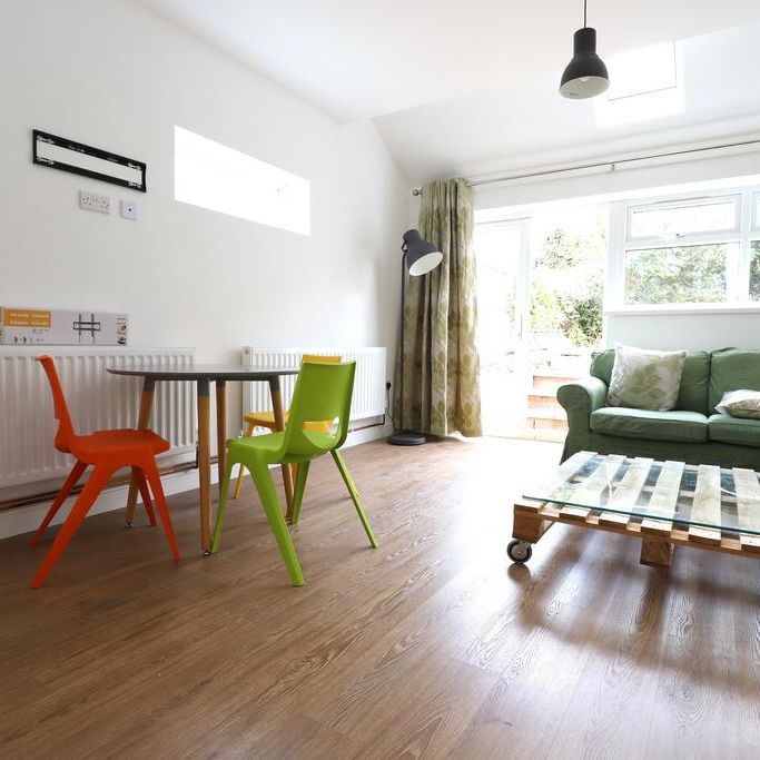 1 bedroom in a house share to rent - Photo 1