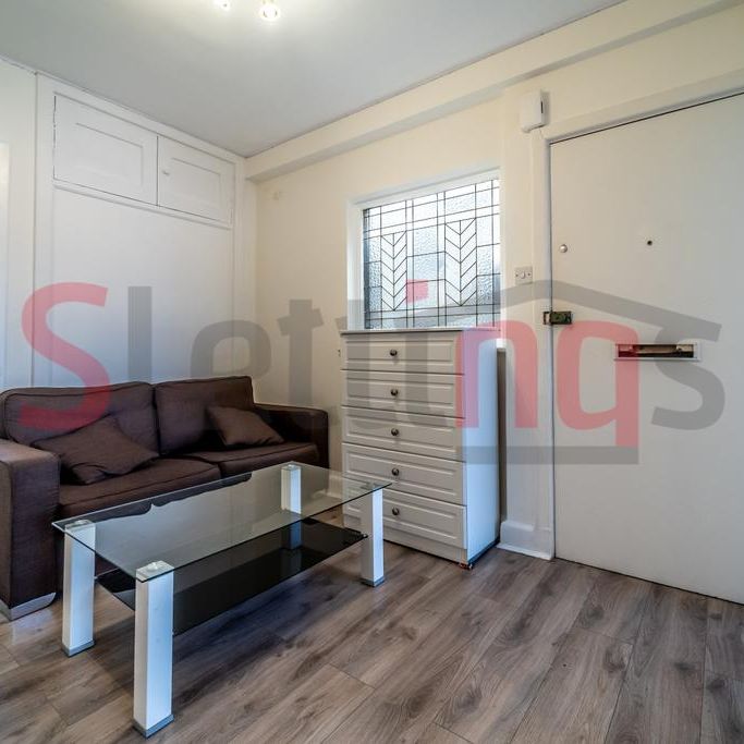 5 bedroom flat to rent - Photo 1