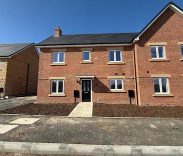 3 bedroom semi-detached house to rent - Photo 2