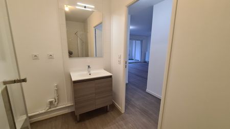 Location Appartement 3 pièces 63m² ORLEANS 45000 - Photo 5