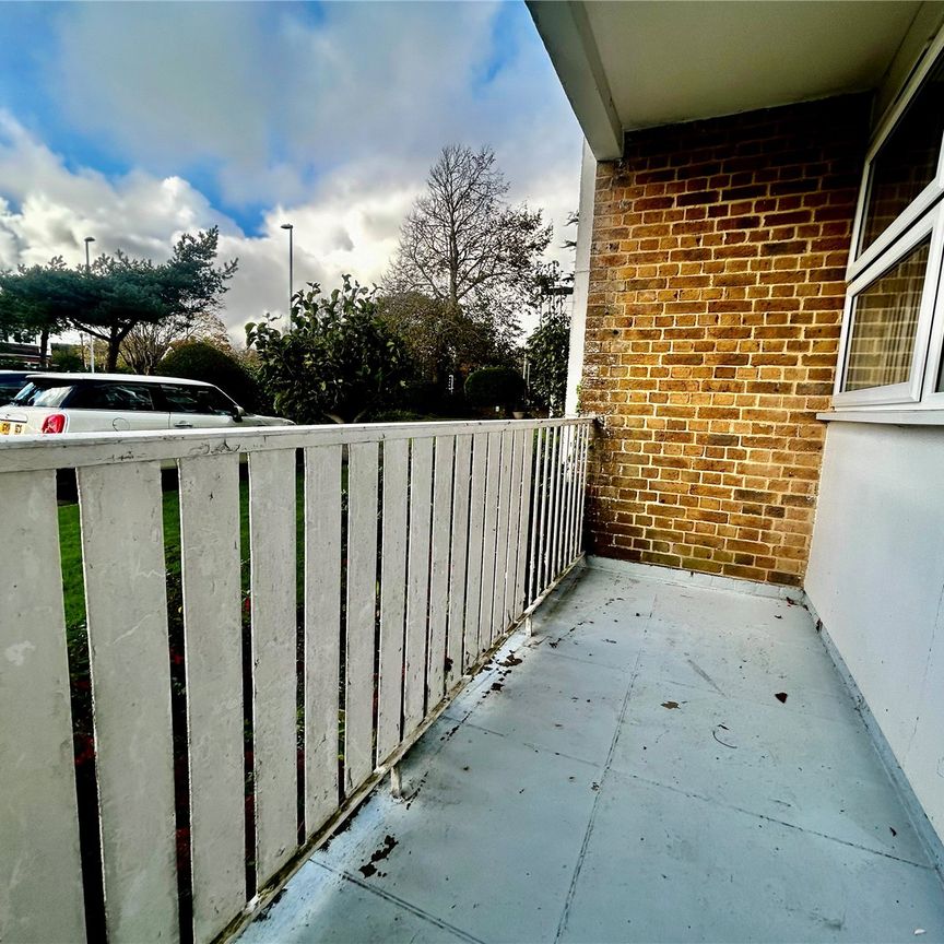 2 bedroom apartment to rent Wellington Court, Grand Avenue, Worthing, BN11 - Photo 1