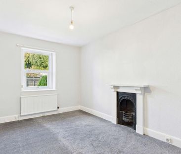 2 bedroom coach house to rent - Photo 4