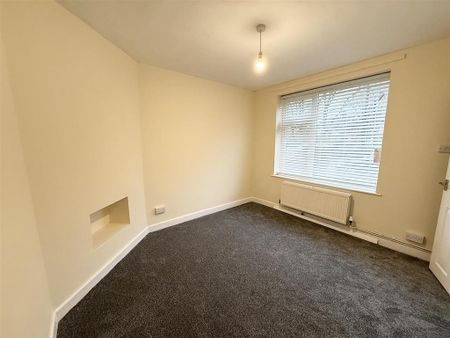 3 bedroom terraced house to rent - Photo 4
