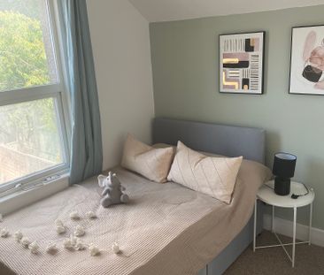 Stunning shared home in Hagden Lane! 198HAG - Room 4 - Photo 1