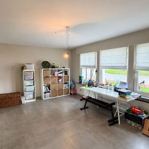 Huis te huur in Sint-Pieters voor € 1.300 met 4 slaapkamers - Photo 3