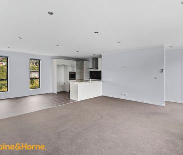 Family Sized Townhouse! - Photo 6