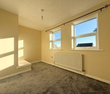 2 bedroom end of terrace house to rent - Photo 1