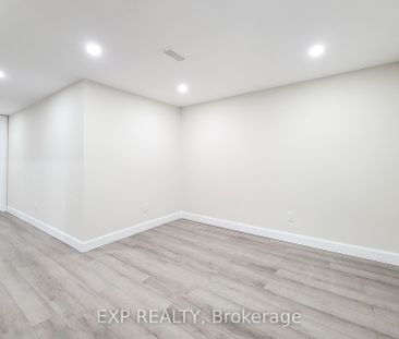 Detached Home For Lease | X8126276 - Photo 4