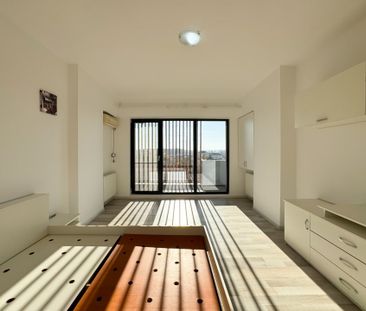 Apartament de inchiriat - suprafata generoasa - Photo 1