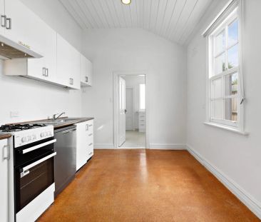 Single Fronted House in Prime South Yarra Location! - Photo 3