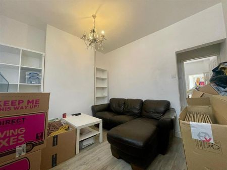 2 bedroom terraced house to rent - Photo 4