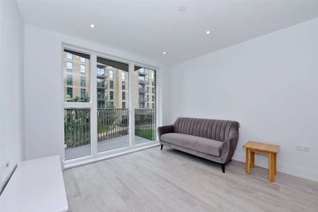 A modern furnished one bedroom apartment in the Horlicks Quarter by Berkeley Homes development in Slough. - Photo 2