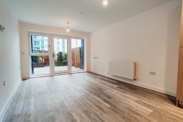 Geoffrey Watling Way - Photo 1