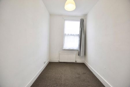 4 bedroom terraced house to rent - Photo 3