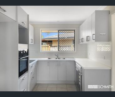 29 Alec Avenue, Mermaid Waters, Qld 4218 - Photo 4