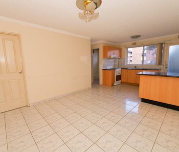 Spacious 1-Bedroom Unit - Prime Liverpool Location - Photo 3
