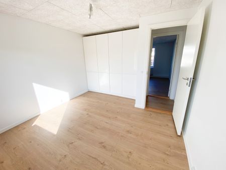 Stor og charmerende 4-værelses lejlighed i Vejgaard - Photo 3