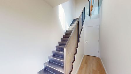 For Lease - 3212 Dundas Street Unit# 301, Toronto, Ontario - Photo 4