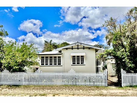 121 Stanley Street, Allenstown - Photo 2