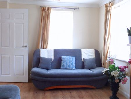 3 bed detached house to rent in Salk Road, Gorleston, Norfolk - Photo 2
