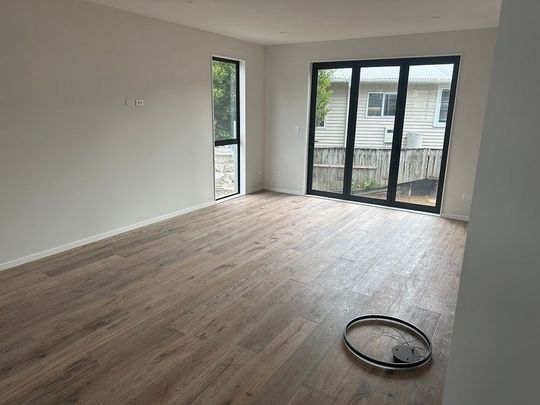 Double westlake - Brand New - Vacant - Photo 1