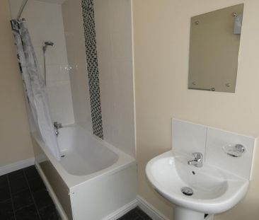 2 bedroom property to rent - Photo 4