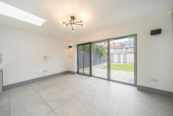 Staines Road, Twickenham, TW2 - Photo 1