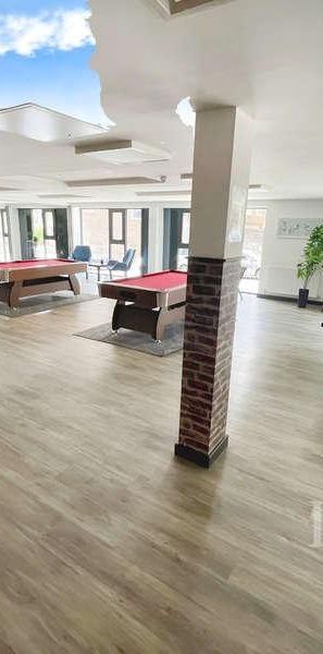 Room With Shared Facilities Inc Gym - Spring Place - Dumfries Street - - All Bills Included, LU1 - Photo 1
