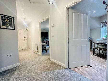 2 bedroom flat to rent - Photo 4