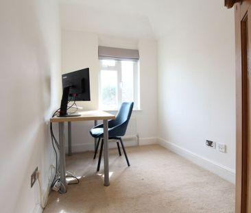 Dellney Avenue, Haywards Heath, RH16 - Photo 1