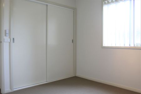 MODERN TOWNHOUSE PACKED WITH FEATURES! - Photo 5