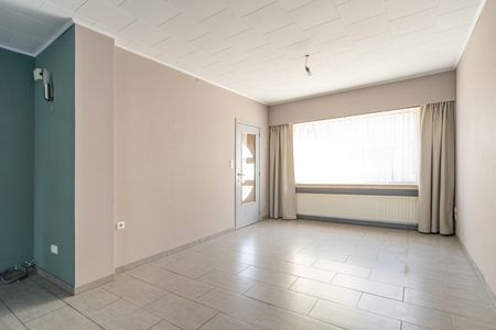 GESLOTEN BEBOUWING IN HET CENTRUM VAN WUUSTWEZEL - Photo 3