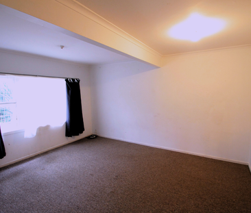 2 Bedrooms on Te Atatu Rd - Photo 6