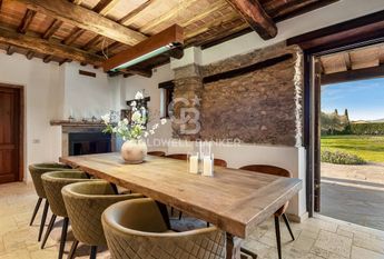 viale apua, Pietrasanta, Tuscany 55045