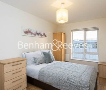 1 Bedroom flat to rent in Heritage Avenue, Colindale, NW9 - Photo 2