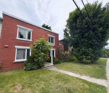 4 1/2 Lumineux | Mont Bellevue | Université de Sherbrooke | Wifi In... - Photo 1