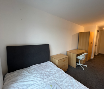 Flat 18D, Westmount, LS2 9NZ, Leeds - Photo 1