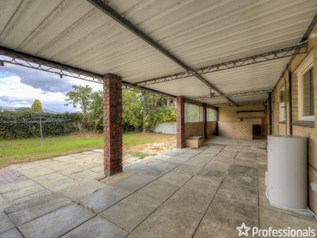 7 Connaught Street, Forrestfield WA 6058 - Photo 3