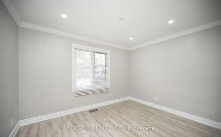 Property For Lease | W9249856 - Photo 4