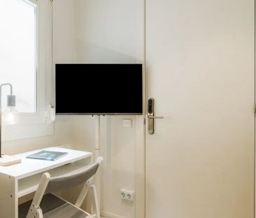 Room in a shared 4-bedroom apartment for rent in l'Antiga Esquerra ... - Photo 5
