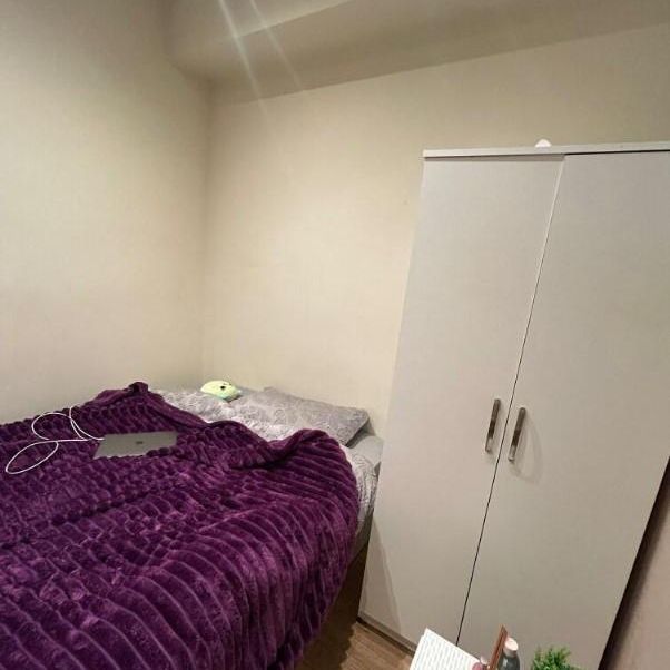 1 bedroom in a flat share to rent - Photo 1