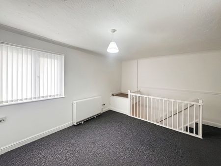 School Hill, CHEPSTOW - Photo 5